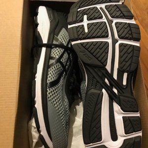 Brand New ASICS GT-2000 6 Stability Trainers